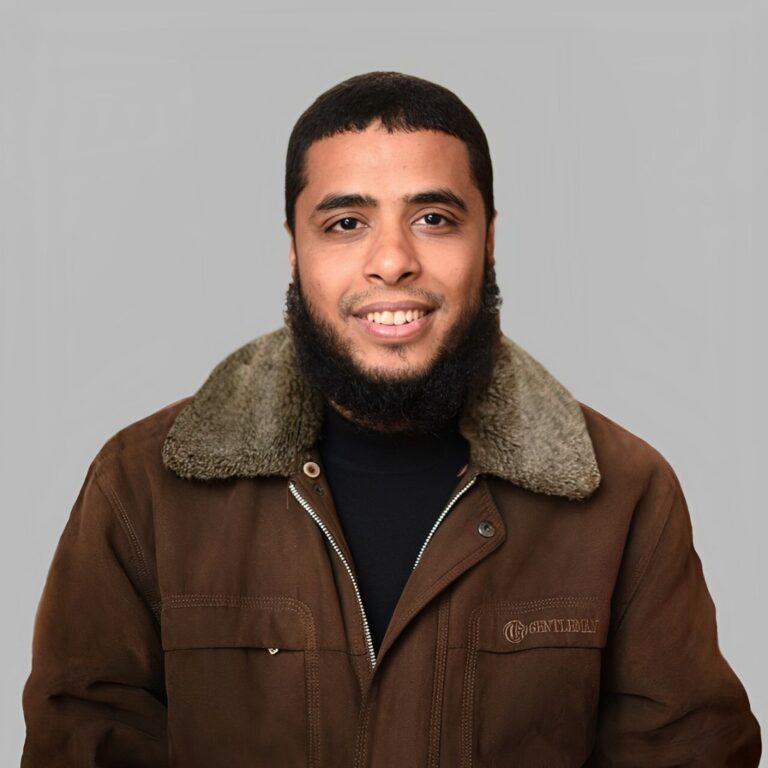 Photo de Mohamed Galal, enseignant spécialisé en Coran, Aqida et Fiqh, pour les cours en ligne de l'Académie EternalLearn.